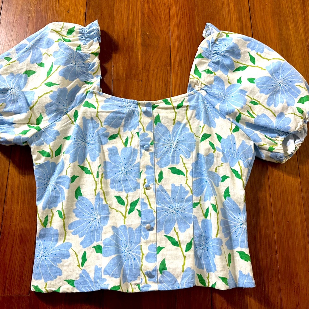 Who What Wear NWT Blue and White Short Sleeved Top XS